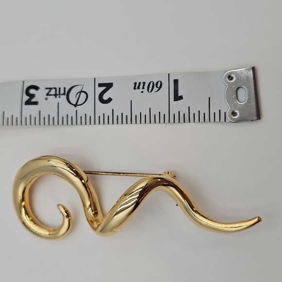 Gold Swirl Brooch Avon Pin Vintage - Picture 2 of 4